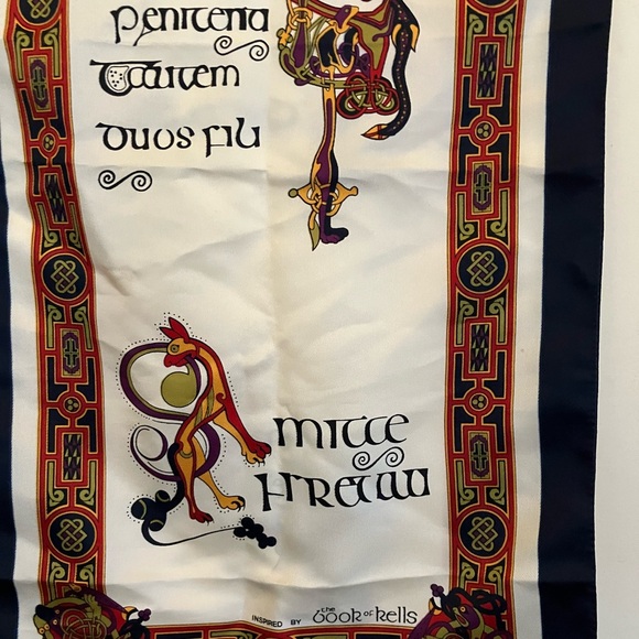 Book of Kells scarf - Picture 3 of 7